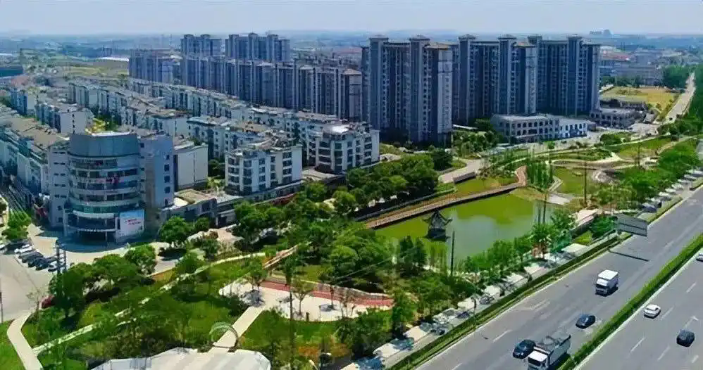 江苏十强镇新鲜出炉，玉山镇蝉联冠军，杨舍镇紧跟其后抢眼表现